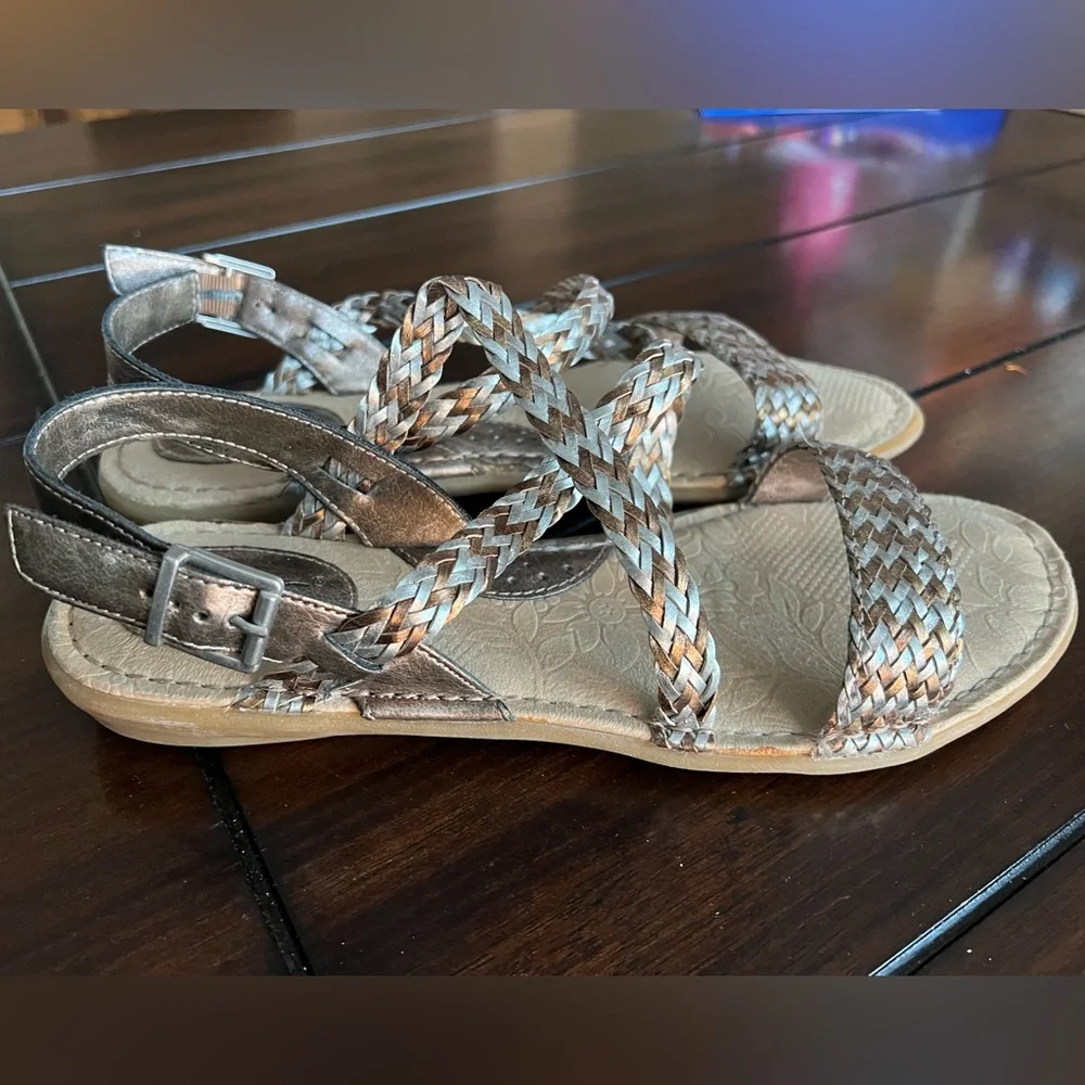 b.o.c. Dena Bronze Sliver Braided Faux Leather Slingback Sandals Size 10 M - Picture 3 of 6